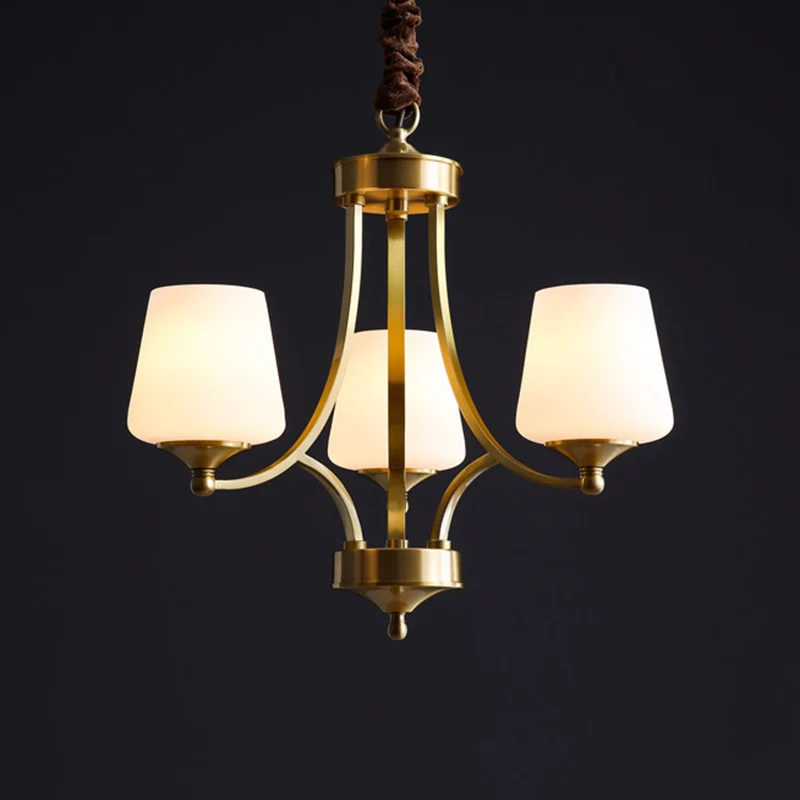 Traditionele taps toelopende hangende plafondlamp van opaline glazen kroonluchterverlichting messing Clearhalo