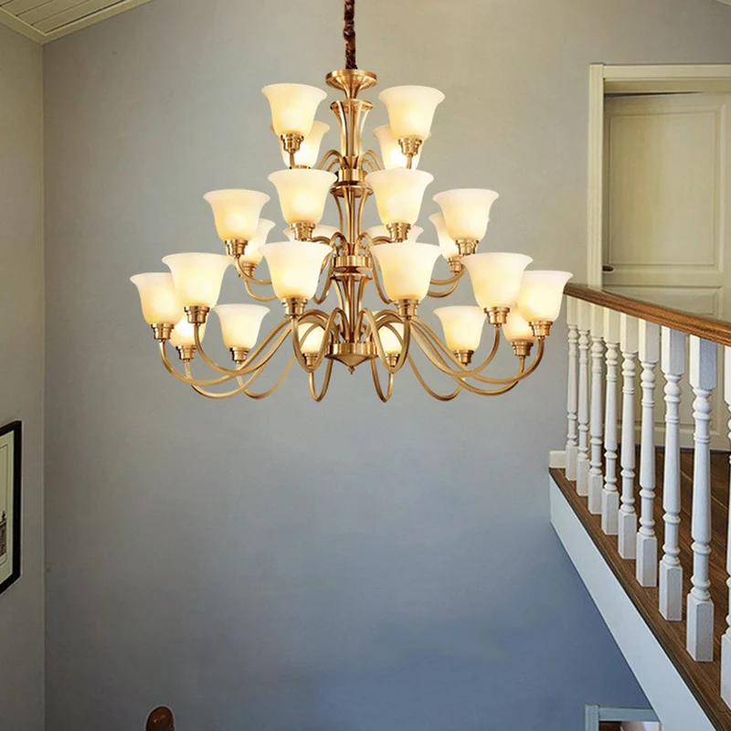 Traditionele uitlopende kroonluchter, semi-ondoorzichtige glazen hanglamp messing Clearhalo