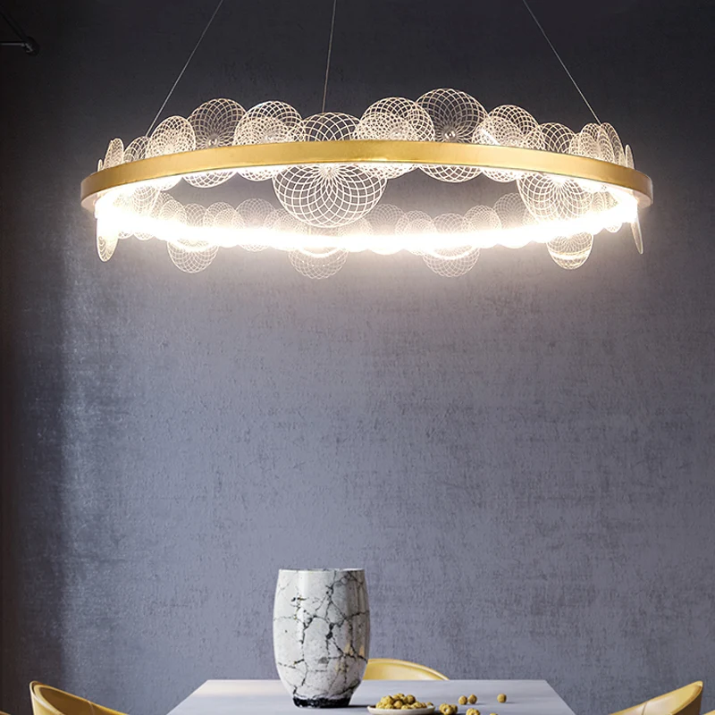 Transparante hanglamp vlokken, retro stijlvolle acryl LED-kroonluchter met gouden ring Clearhalo