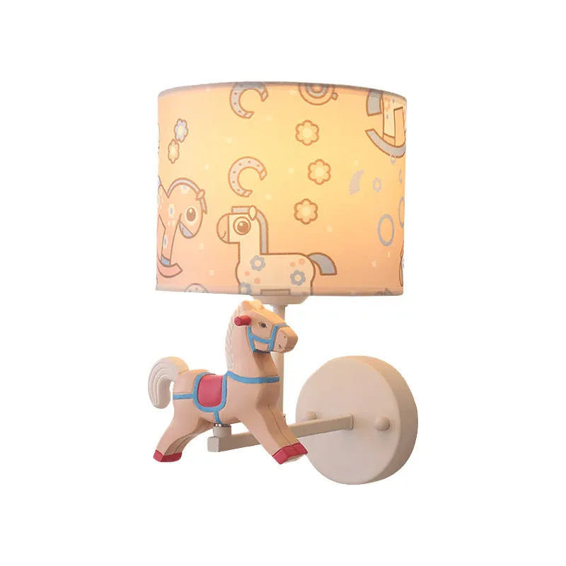 Trojaanse paard vorm wandlamp blaker cartoon hars 1 licht LED roze/blauwe wandlamp met trommelstof kap Clearhalo