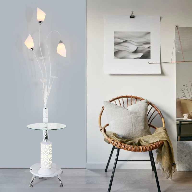 Tulp woonkamer vloerlamp rustiek ivoorkleurig glas 3-lichts witte staande lamp met tafel Clearhalo