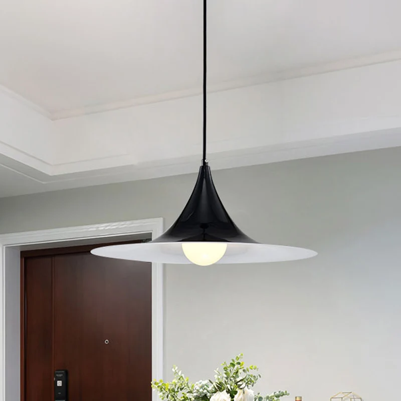 Uitlopende hanglamp Scandinavische stijl metaal 1-lichts zwart/wit/goud hangende plafondlamp Clearhalo