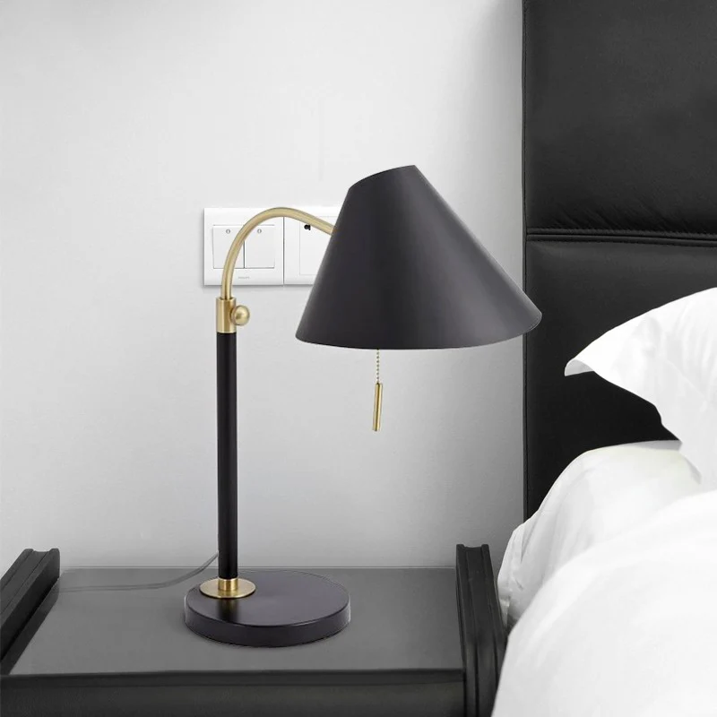 Uitlopende ijzeren tafelverlichting Eenvoudig 1-lamps leeslamp met zwarte afwerking en trekketting voor studeerkamer Clear...