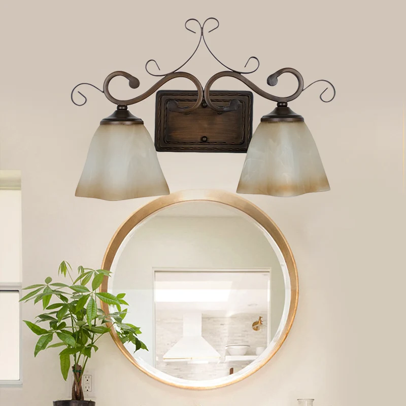 Uitlopende matglazen ijdelheidverlichting Traditionele 2-lichts badkamer wandlamp beige Clearhalo