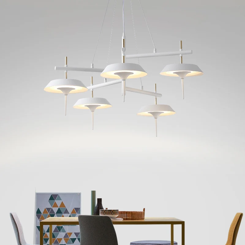 Uitlopende metalen kroonluchterlamp Minimalistisch 5-lichts witte hanglamp voor eetkamer Clearhalo