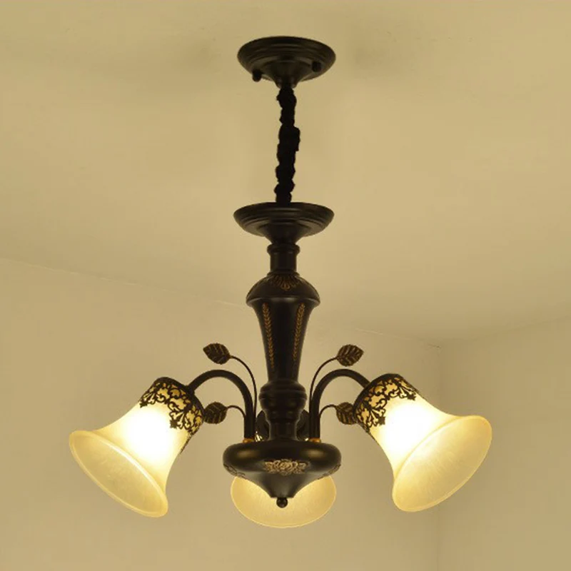 Uitlopende schaduw beige glazen kroonluchter licht klassieke woonkamer hangende plafondlamp zwart Clearhalo