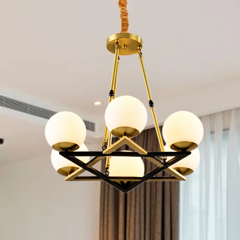 Veelhoek metalen kroonluchter lichtarmatuur postmodern 6/8 koppen messing hangende plafondlamp met bol witte glazen kap Cl...