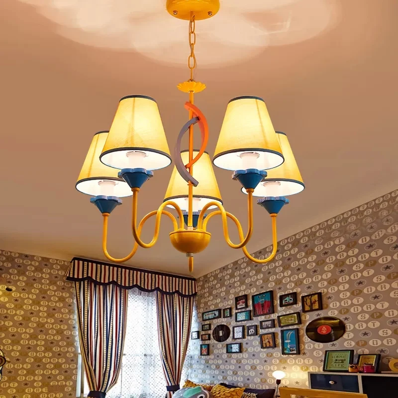 Verpleegkamer taps toelopende schaduw kroonluchter stof metaal 5 koppen moderne felgekleurde hanglamp Clearhalo