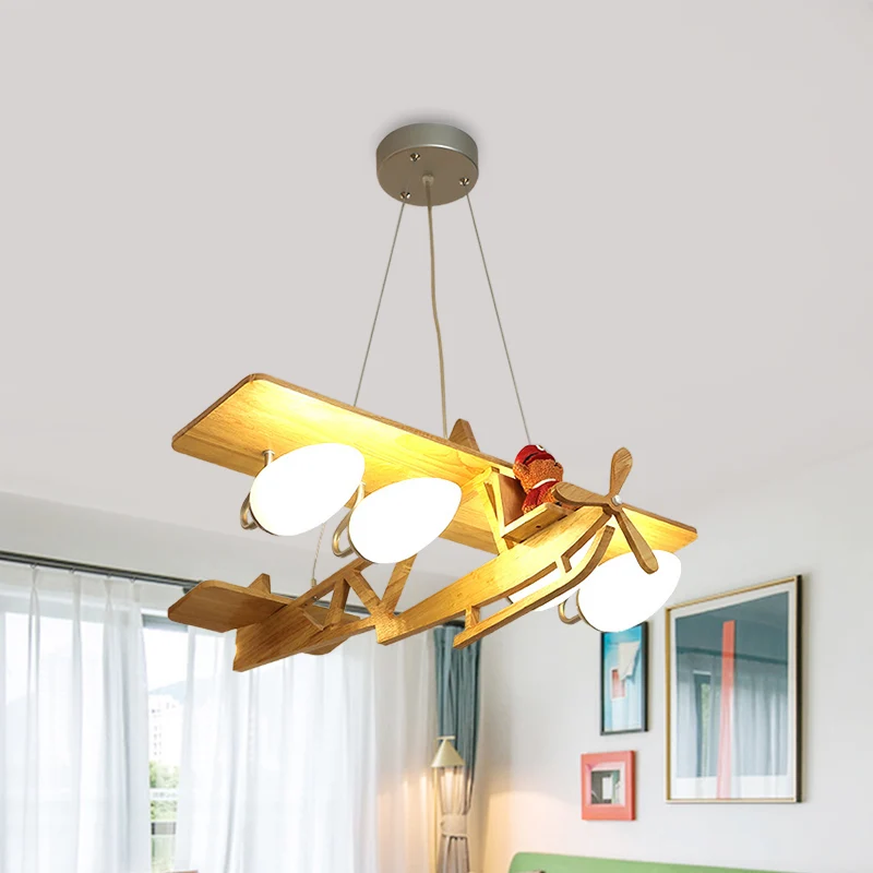 Vliegtuig kinderkamer hangende verlichting houten 4-koppige cartoon kroonluchter beige met kogelwitte glazen kap Clearhalo