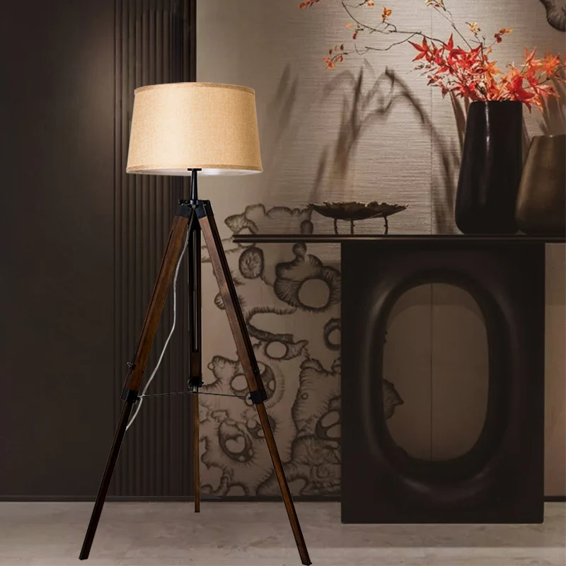 Vloerleeslamp met stoffen vat, eenvoud, enkele kop, hout/verouderd hout, staande lamp met drie poten Clearhalo