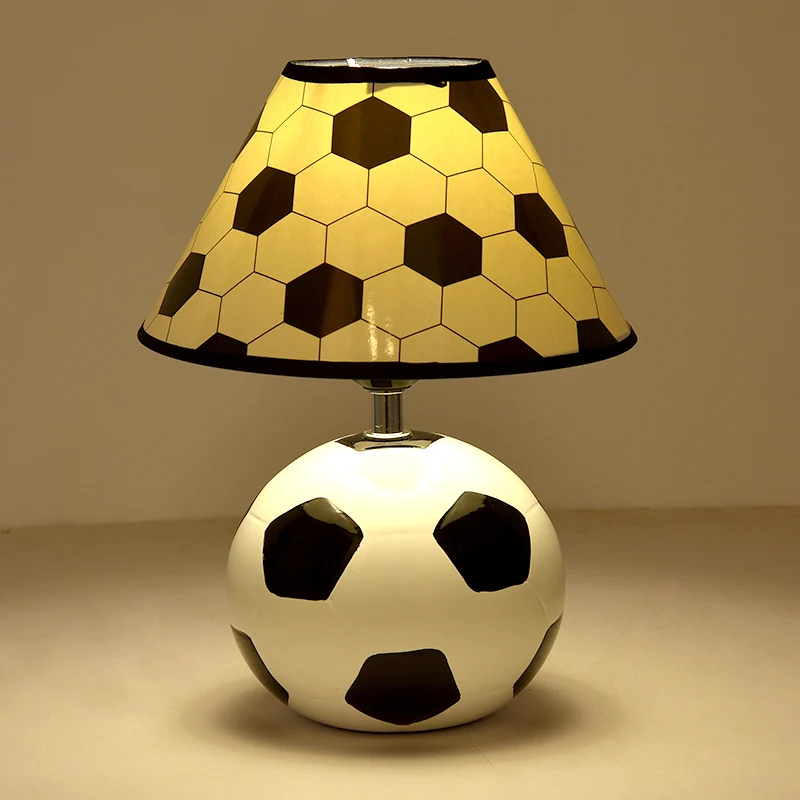 Voetbaltafellamp Simplistische keramische enkele zwart-witte nachtkastjeverlichting voor nachtkastje Clearhalo