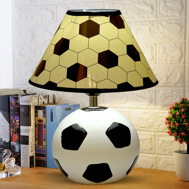 Voetbaltafellamp Simplistische keramische enkele zwart-witte nachtkastjeverlichting voor nachtkastje Clearhalo