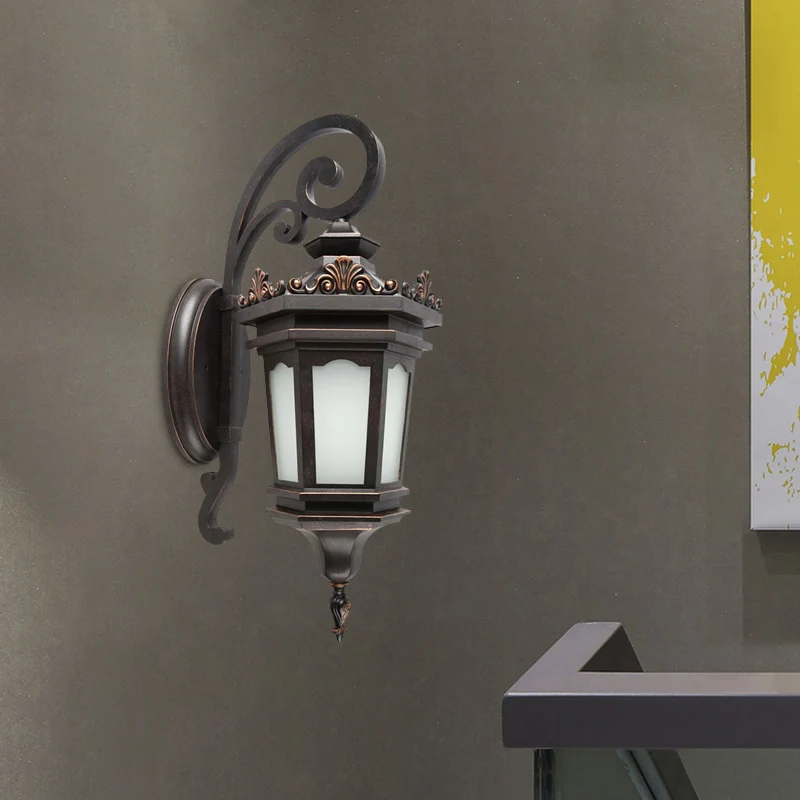 Wandkandelaar van wit glas met zwarte afwerking Geometrische landelijke wandlamp met 1 lamp voor de tuin Clearhalo