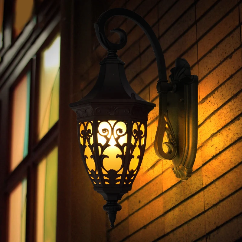 Wandlamp met 1 kop, traditionele zwarte afwerking, matglazen wandverlichtingsarmatuur Clearhalo