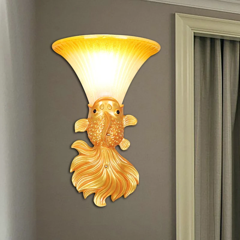 Wandlamp van hars visvorm Country 1 Head Restaurant Rood/goud afgewerkte wandlamp met amberkleurige glazen belkap Clearhalo