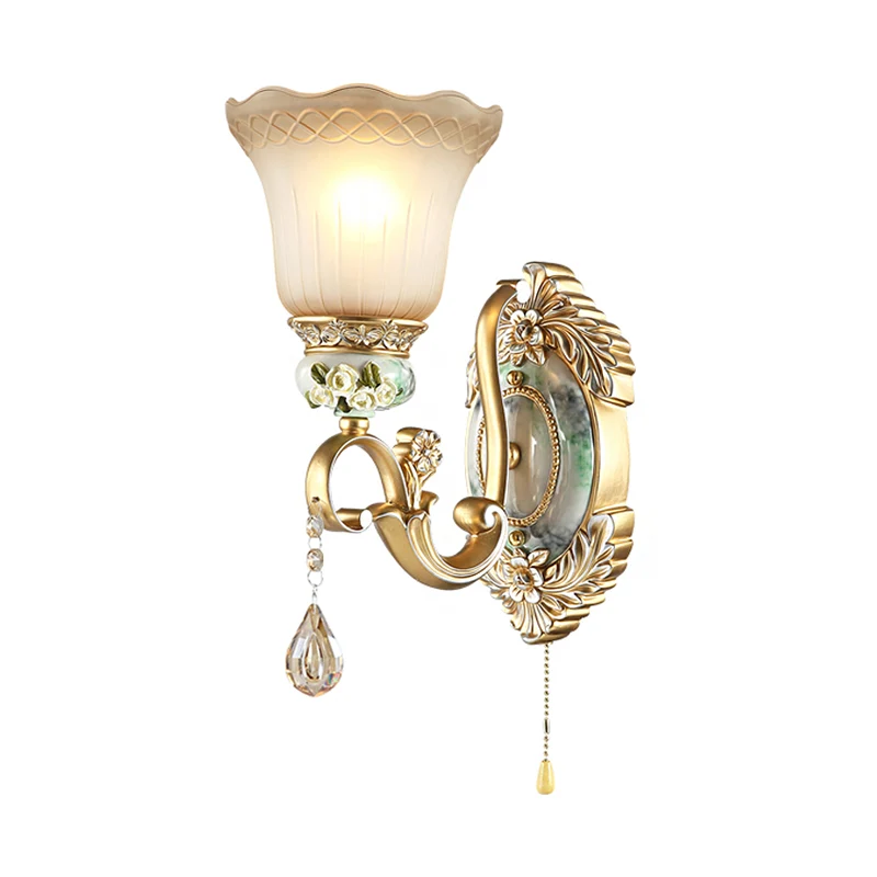 Wandlamp van opaalglas met golfversiering, traditionele 1/2-koppige woonkamerkandelaar met gesneden roosdetail goud Clearhalo