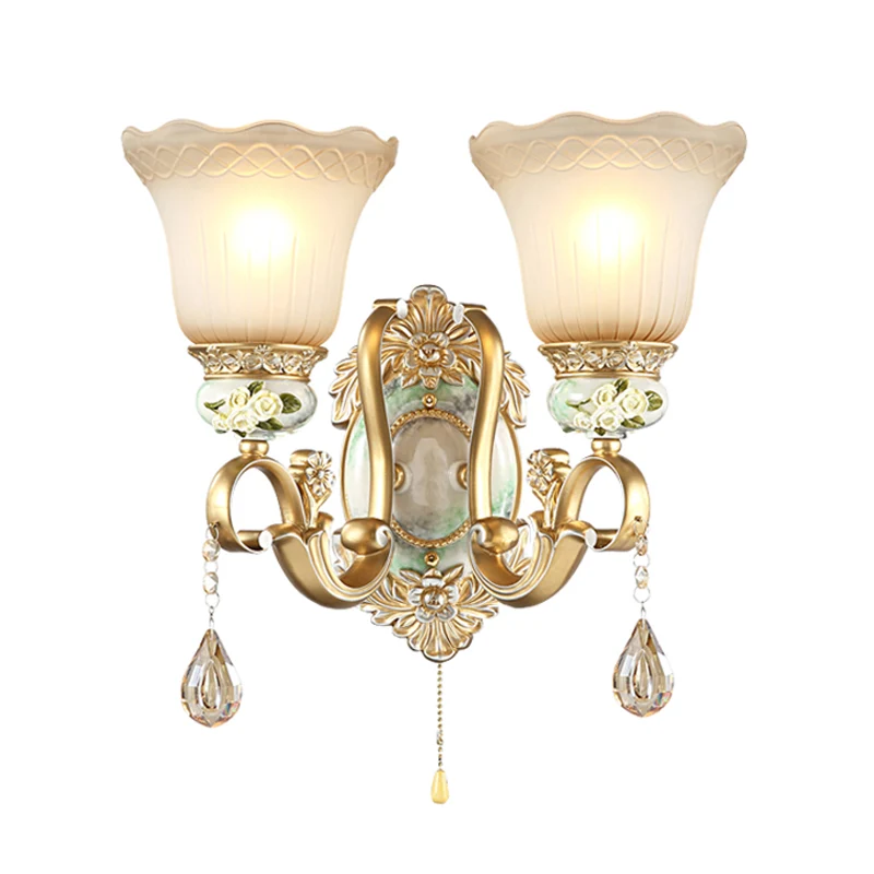 Wandlamp van opaalglas met golfversiering, traditionele 1/2-koppige woonkamerkandelaar met gesneden roosdetail goud Clearhalo