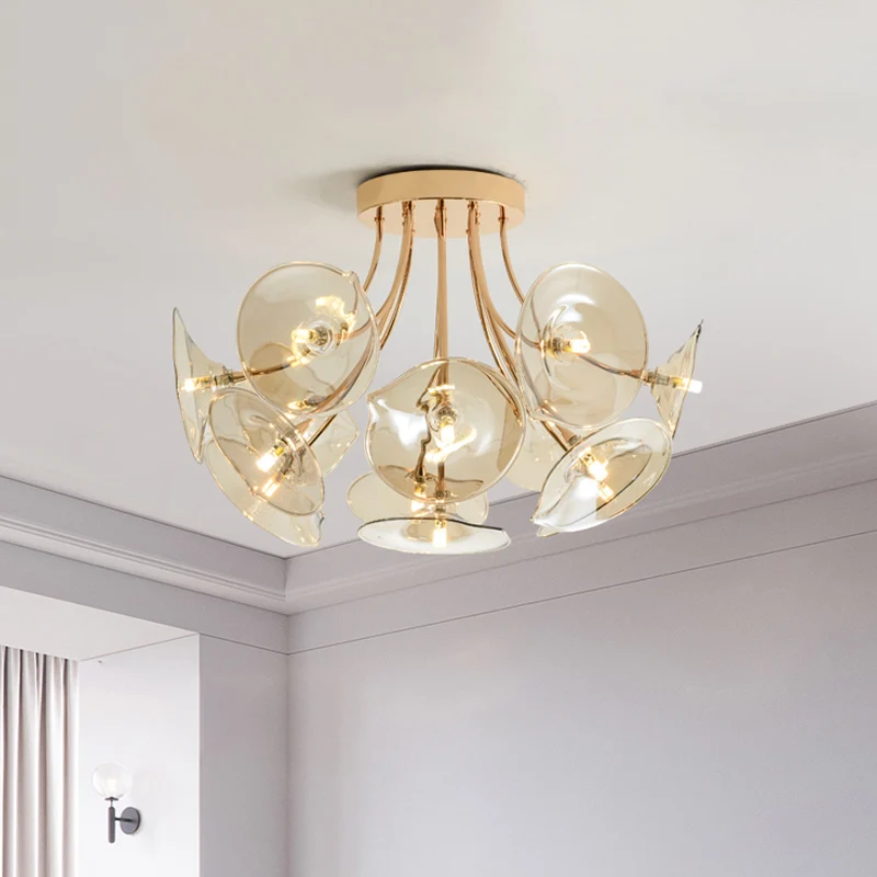 Wide Flare Amber Glass Semi Flush Light Mid-Century 13 Lampen Gouden Afwerking Plafondarmatuur voor Woonkamer Clearhalo