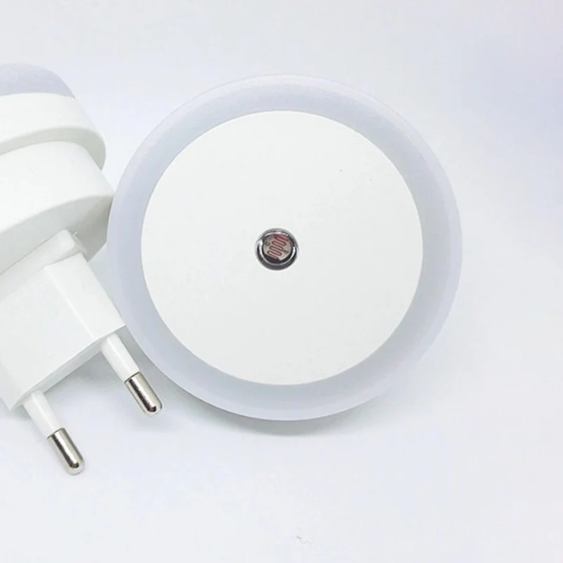 Wit rond mini-nachtlampje, eenvoudige kunststof plug- LED-wandverlichting voor gang Clearhalo