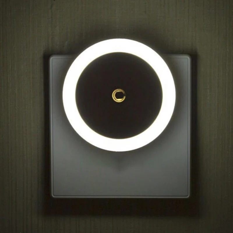Wit rond mini-nachtlampje, eenvoudige kunststof plug- LED-wandverlichting voor gang Clearhalo