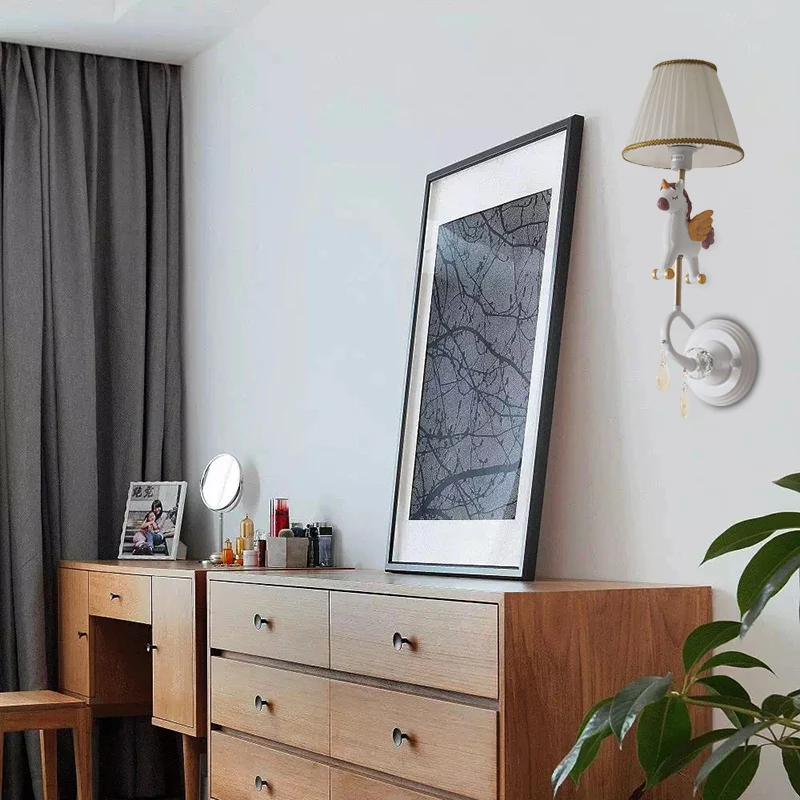 Wit/Rood en Blauw Taps toelopende Blaker Licht met Elanden/Paard/Eenhoorn Cartoon Hars 1 Lamp Wandlamp voor Kinderkamer Cl...