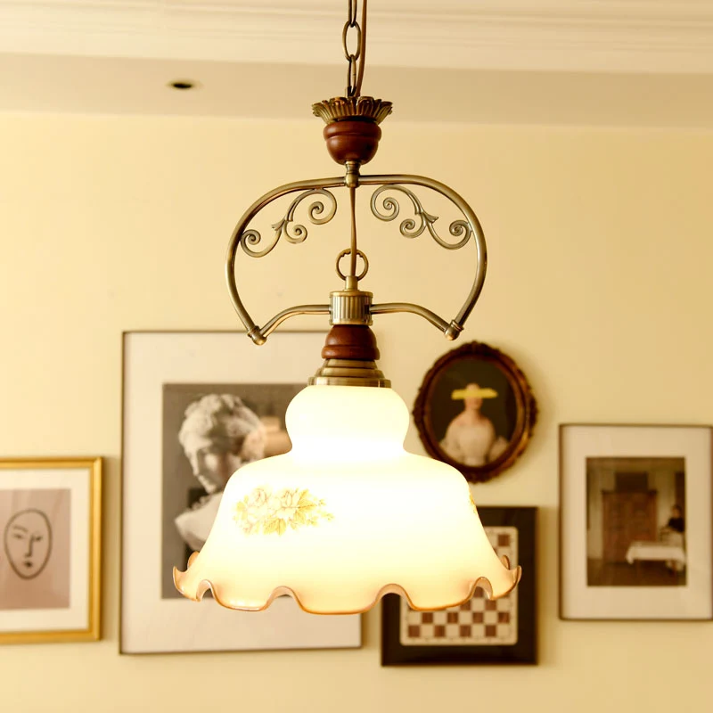 Witte 1-lichts hanglamp Traditionele glazen schuur-ophanglamp met geschulpte rand Clearhalo