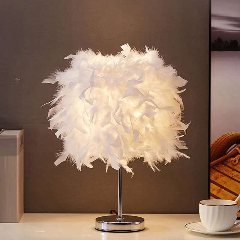 Witte cilindrische nachttafellamp Eenvoud Enkele lamp Veren nachtkastjelamp Clearhalo