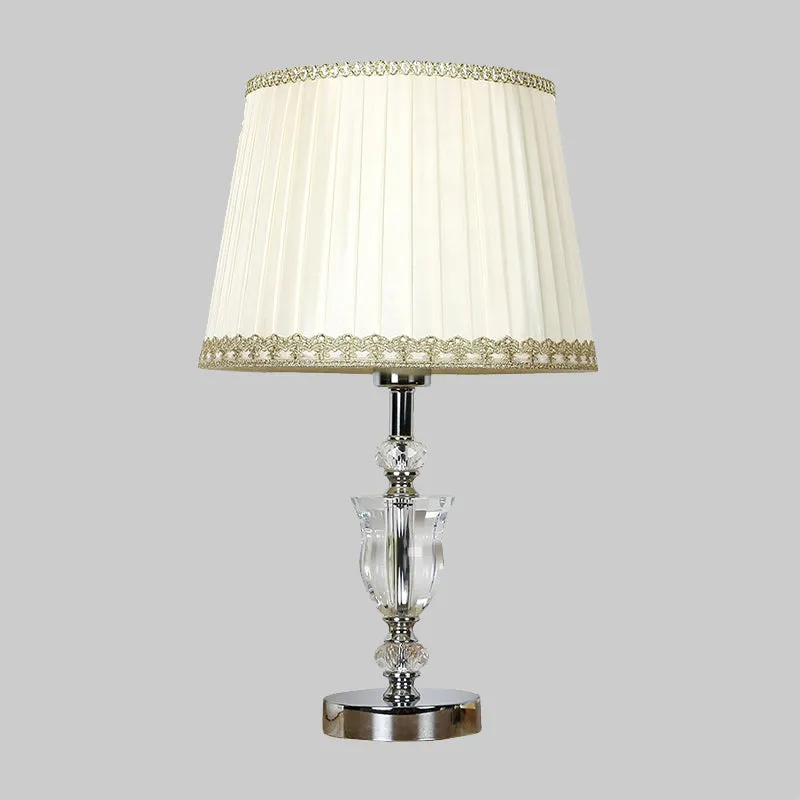 Witte Cone Nachttafellamp Moderne Stijl 1 Kop Urnvormig Kristallen Nachtkastje Licht Clearhalo