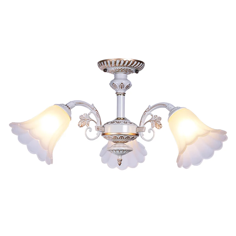 Witte glazen bloemen semi-flush traditionele slaapkamer plafondmontage kroonluchter met geschulpte rand Clearhalo