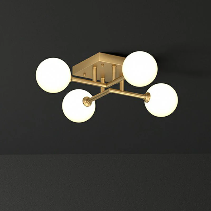 Witte glazen bollen dicht bij plafondlamp Eenvoud Gouden afwerking Semi-inbouwarmatuur Clearhalo