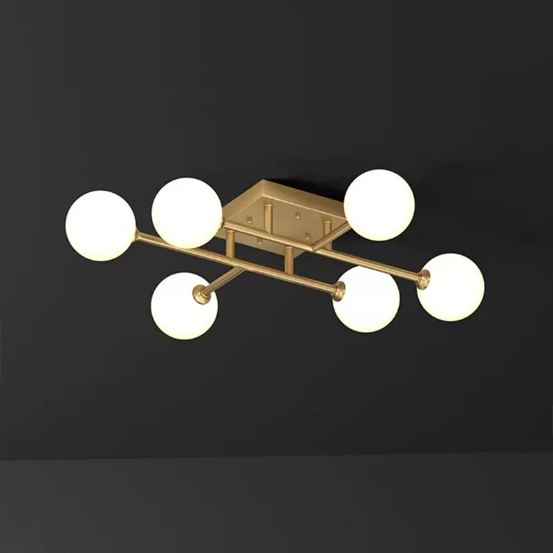 Witte glazen bollen dicht bij plafondlamp Eenvoud Gouden afwerking Semi-inbouwarmatuur Clearhalo