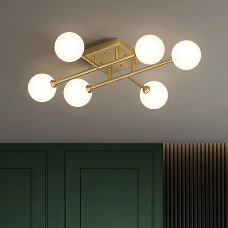 Witte glazen bollen dicht bij plafondlamp Eenvoud Gouden afwerking Semi-inbouwarmatuur Clearhalo