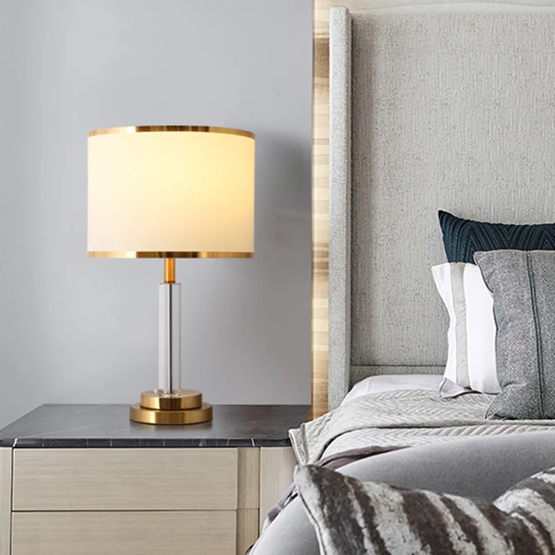 Witte tafellamp met 1 lamp, traditionele stoffen kap, ronde nachtlamp met heldere kristallen lantaarnpaal Clearhalo