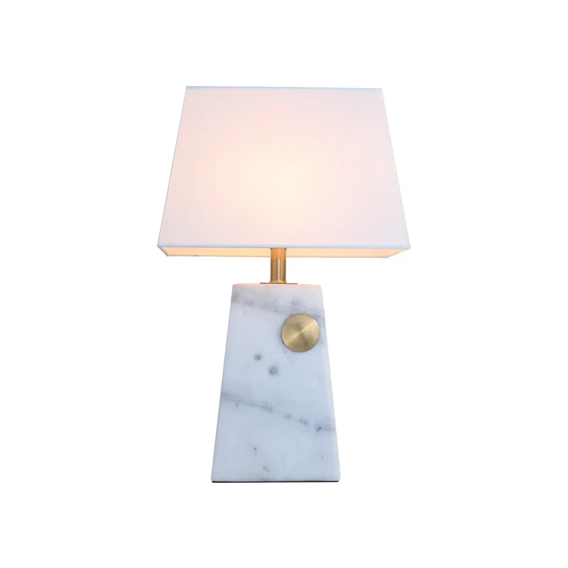 Witte trapeziumvormige nachttafelverlichting Moderne 1-lichts marmeren bureaulamp met stoffen kap voor nachtkastje Clearhalo