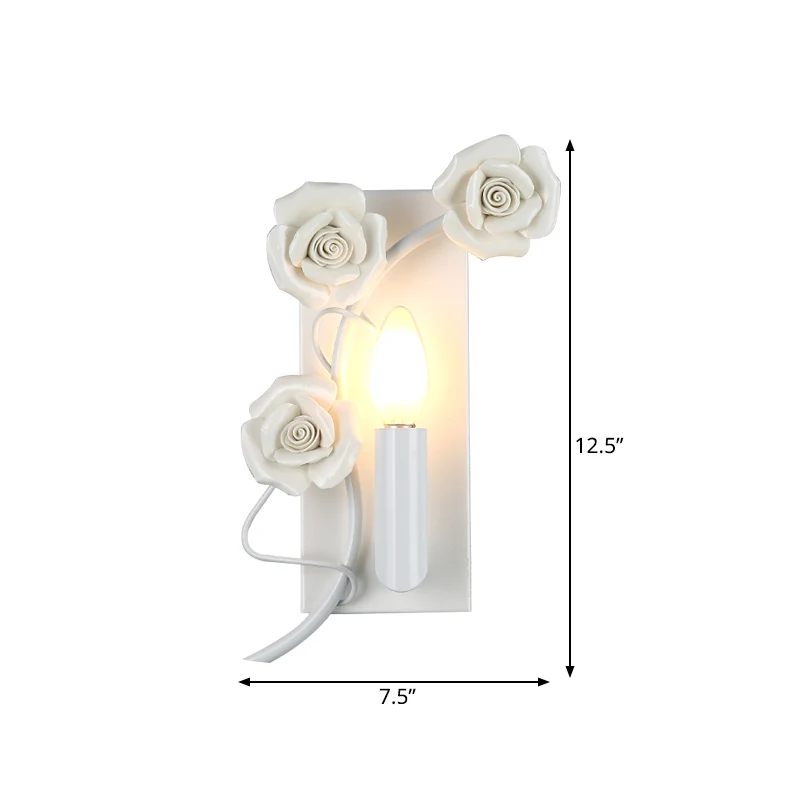 Witte wandlamp met één lamp, Koreaanse tuinijzeren kaarskandelaar met gesneden rozendecoratie Clearhalo