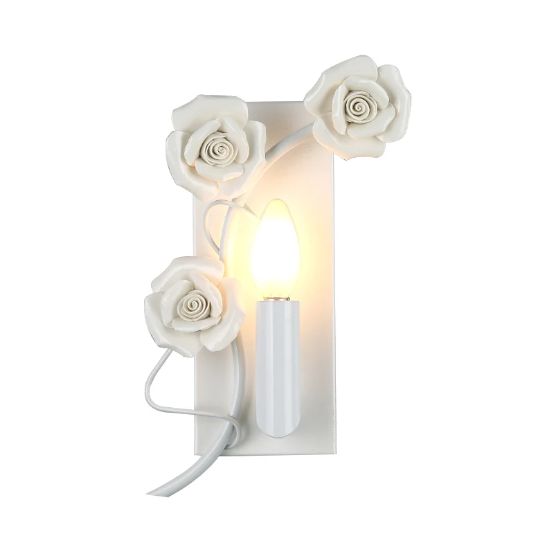 Witte wandlamp met één lamp, Koreaanse tuinijzeren kaarskandelaar met gesneden rozendecoratie Clearhalo
