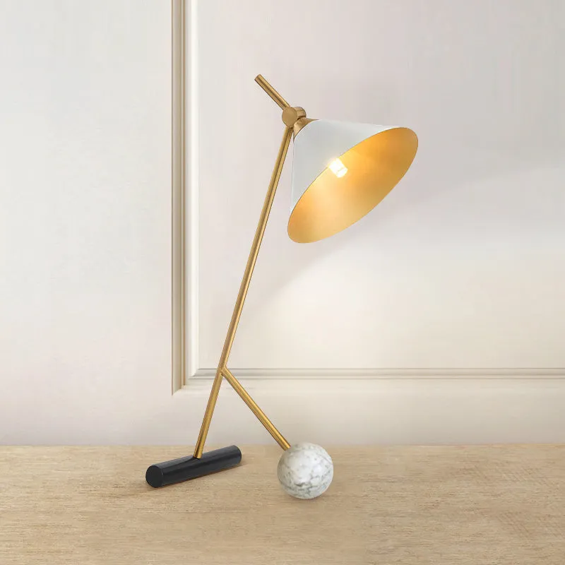 Witte, wijd uitlopende bureauverlichting, moderne LED-metallic tafellamp met buis en bolvormige marmeren voet Clearhalo