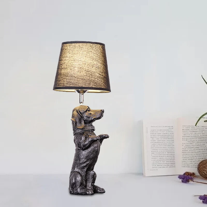 Zittende/Staande Hond Nachttafellamp Creatieve Hars 1 Kop Zwarte Tafelverlichting met Ton Stoffen Schaduw voor Slaapkamer...