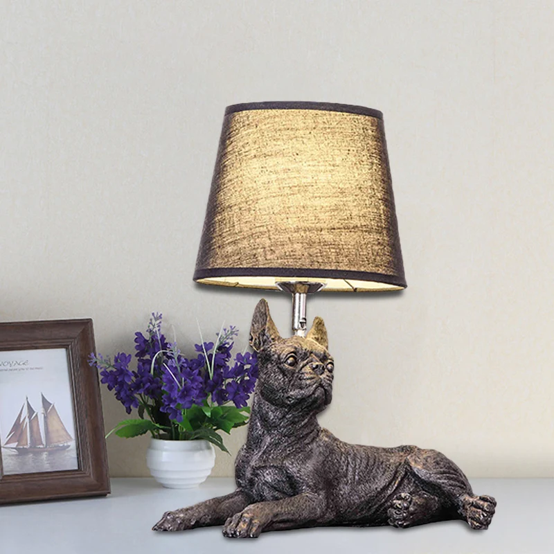 Zittende/Staande Hond Nachttafellamp Creatieve Hars 1 Kop Zwarte Tafelverlichting met Ton Stoffen Schaduw voor Slaapkamer...