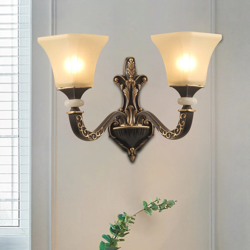 Zwart 1/2-lamps wandgemonteerd lichtarmatuur Retro melkachtig glas uitlopende schaduw schanslicht Clearhalo