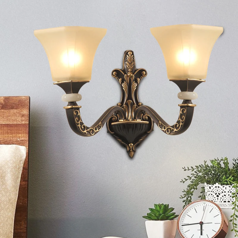 Zwart 1/2-lamps wandgemonteerd lichtarmatuur Retro melkachtig glas uitlopende schaduw schanslicht Clearhalo