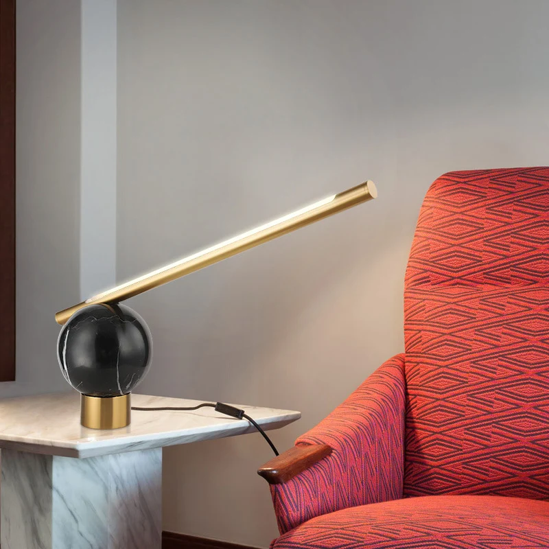 Zwart lineair nachtkastje Licht Hedendaagse LED-metalen nachttafellamp voor woonkamer Clearhalo