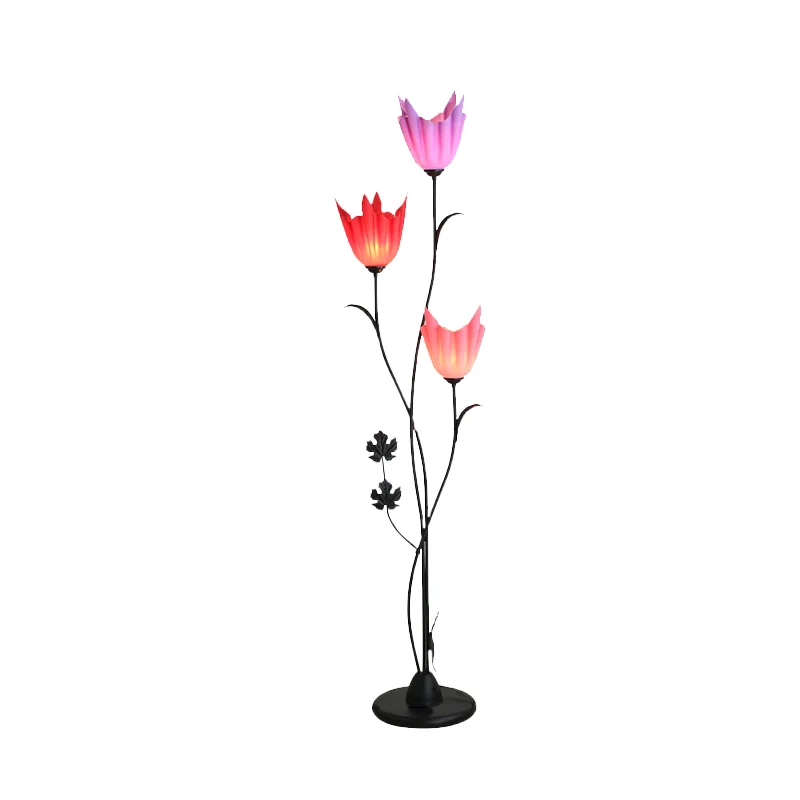 Zwarte bloemachtige staande lamp Eenvoud 3 lampen Metalen vloerlamp voor slaapkamer Clearhalo