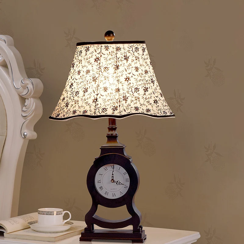 Zwarte bureaulamp met 1 lamp, klassieke stoffen uitlopende tafellamp met bloemmotief en klokontwerp Clearhalo