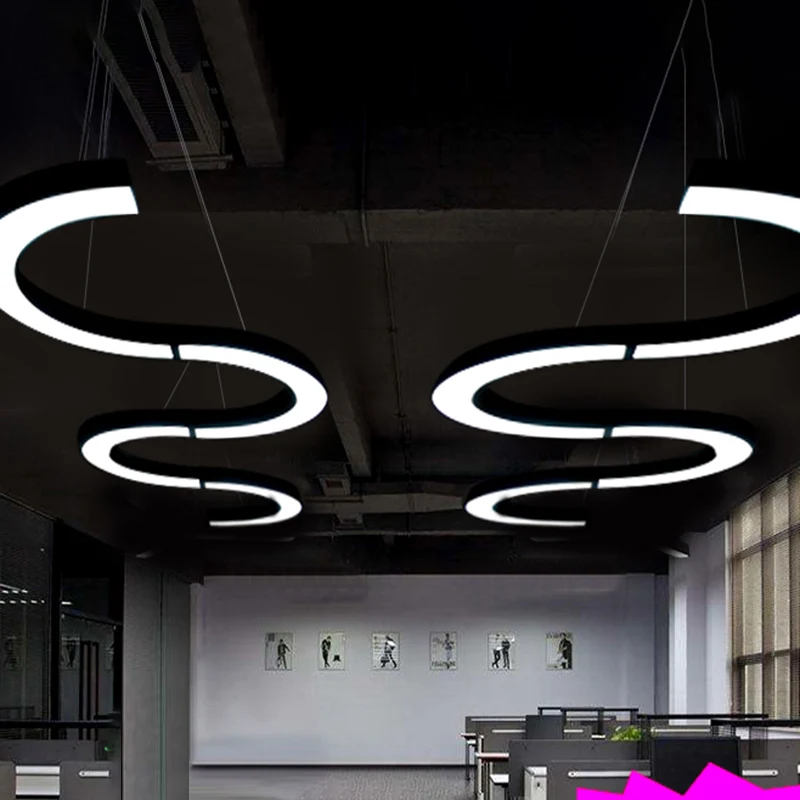 Zwarte C-vormige plafondkroonluchter Eenvoud Acryl LED-hanglamp voor kantoor Clearhalo