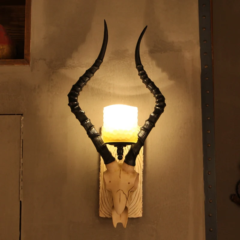 Zwarte Gazelle wandverlichting rustieke hars 1-lichts binnenlamp met waterglazen kap Clearhalo