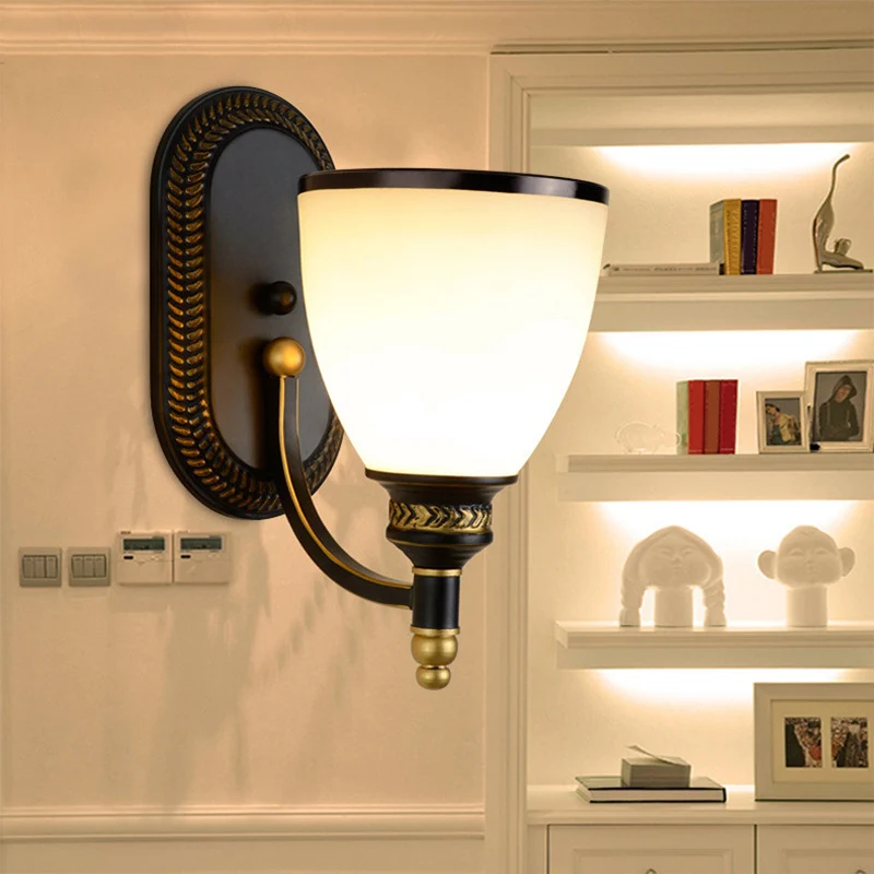 Zwarte klokvormige wandlamp Rustiek wit vorstglas Woonkamerwandlamp Clearhalo