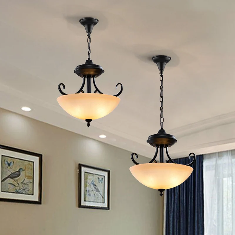 Zwarte koepelvormige kroonluchter, traditionele lichtbruine glazen ganghangende hanglamp met 3 koppen Clearhalo