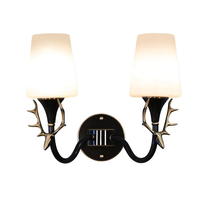 Zwart/Goud 1/2 Licht Blaker Licht Rustiek Metaal Gebogen Arm Wandverlichting voor Slaapkamer met Taps toelopende Matglazen...