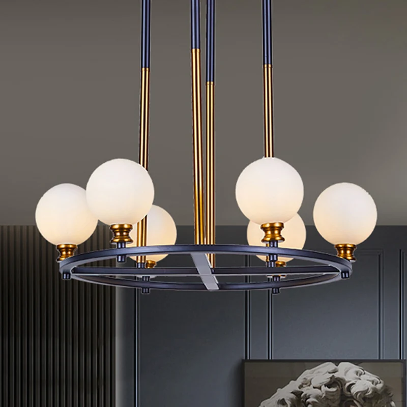 Zwart-gouden bolvormige plafondkroonluchter Scandinavische stijl, 6/8 lichts, matglazen druppelhanger met ringontwerp Clea...